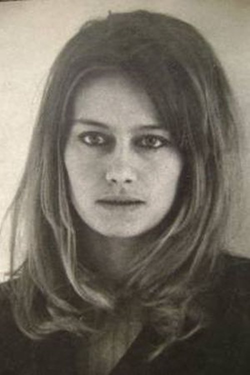 Adriana Bogdan as Nana