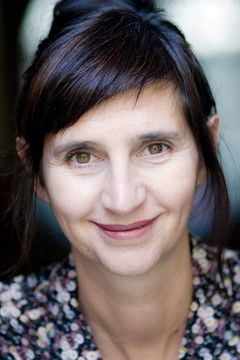 Cécile Bouillot as Corinne