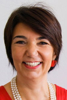 Nadia Puma as Turista