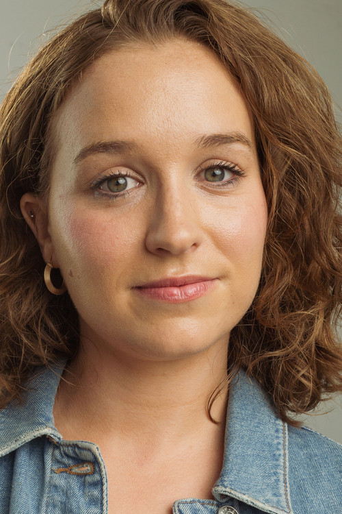 Quinn Francis as Beth