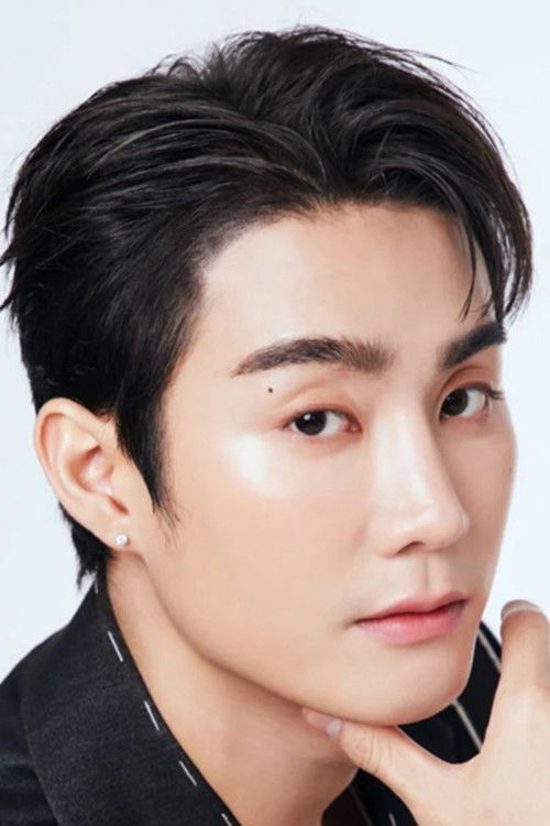 Jiratchapong Srisang as Main Host