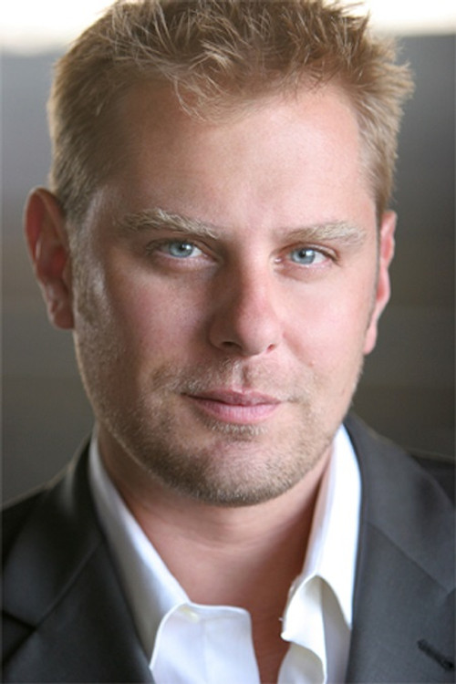 Jesse Hlubik as Vincent White