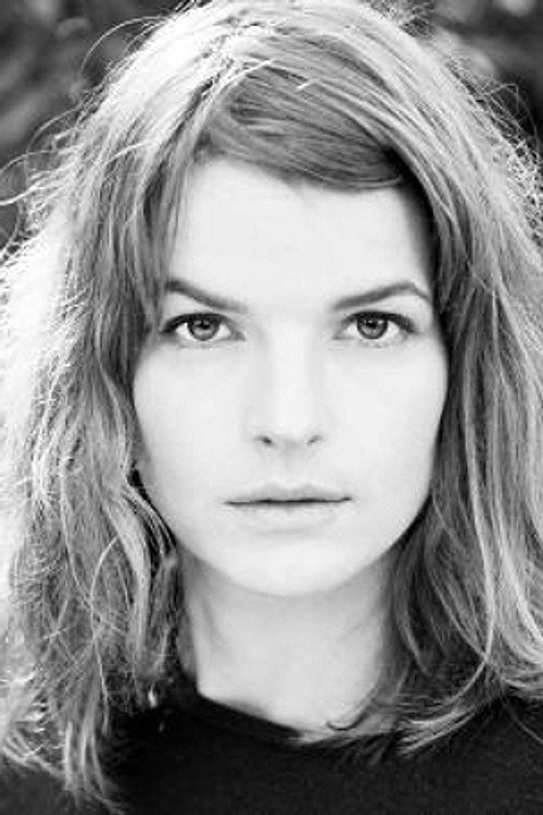 Lisa Jackson as Glenda Jackson