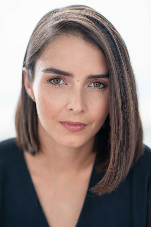 Alexandra Cyr as Élise