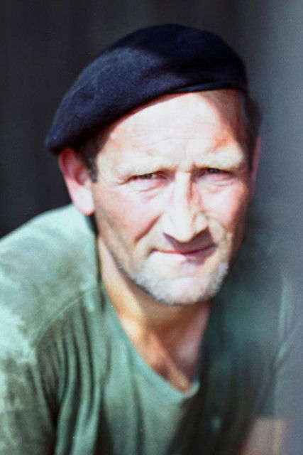 Jan Himilsbach as Waiter (uncredited)