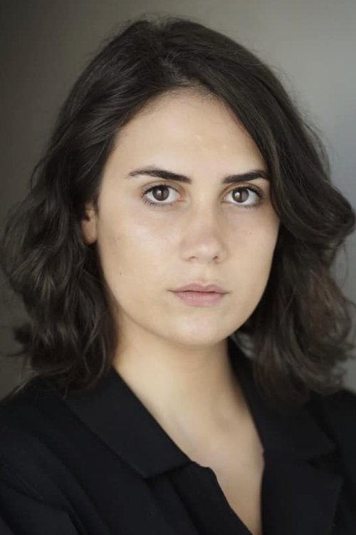 Susku Ekim Kaya as Elif