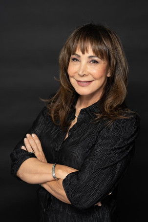 חני נחמיאס as 