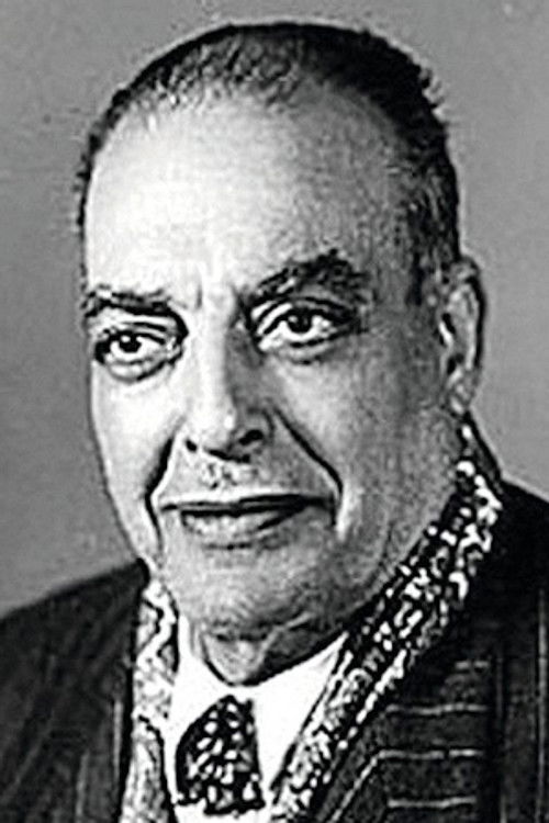 زكريا أحمد as منشد في أغنية المولد