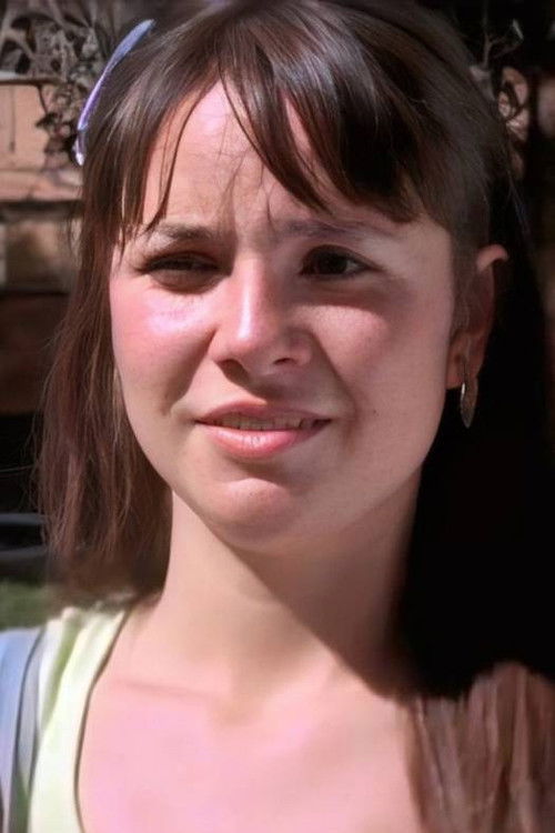 Raysa Aylett as Natalia