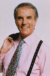 Pedro Osinaga as Bertaux