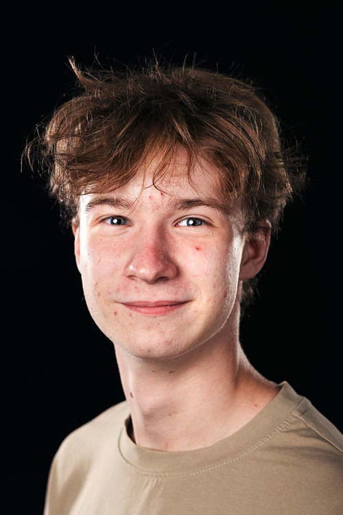 Леонид Столбов as Лешка Ремезов