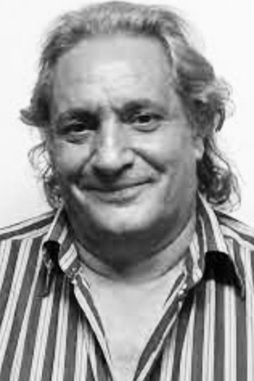 Bernardo Forteza as Súper