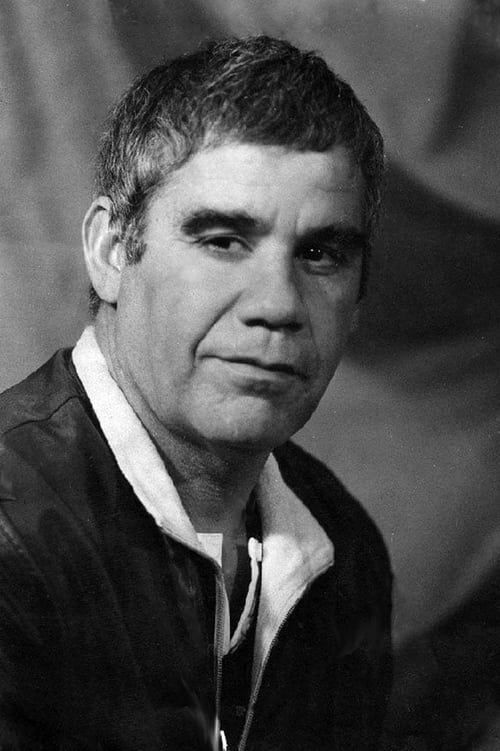 Sid Ali Kouiret as Salah