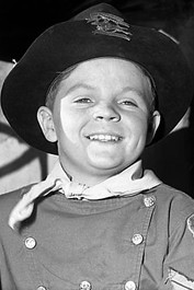 Lee Aaker as Boy (uncredited)