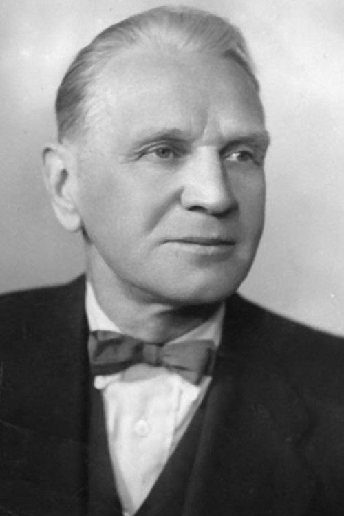 Georgi Kovrov as Sobin