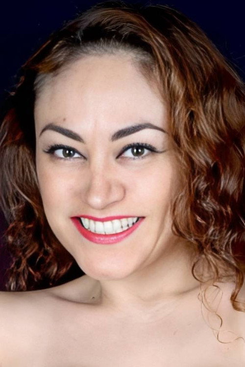 Isadora Villa as Teresa