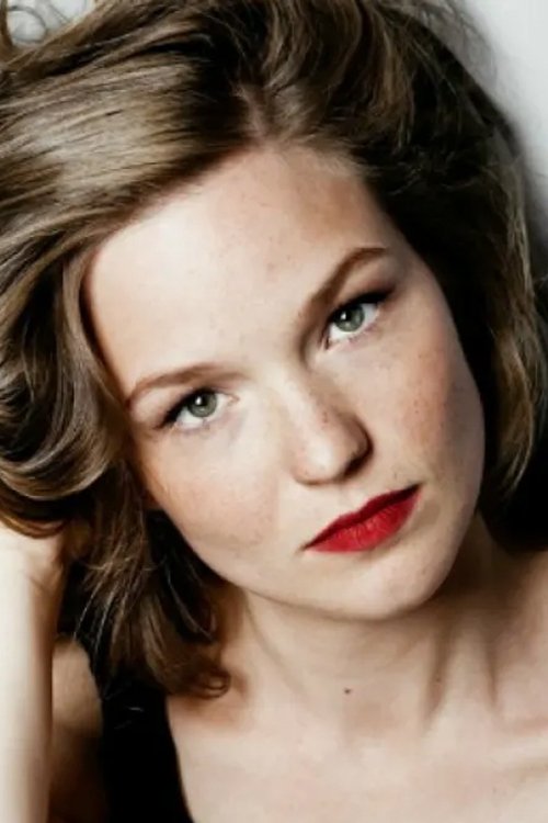 Alexandra Tyuftey as Маша Белая (снайпер)