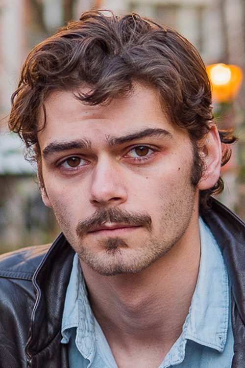 Cody Keech as Willie Looper