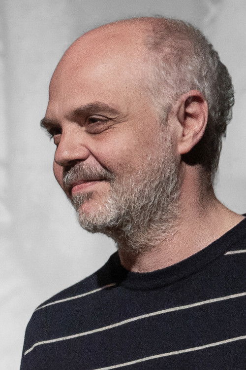 Eduardo Leyrado as Oscar