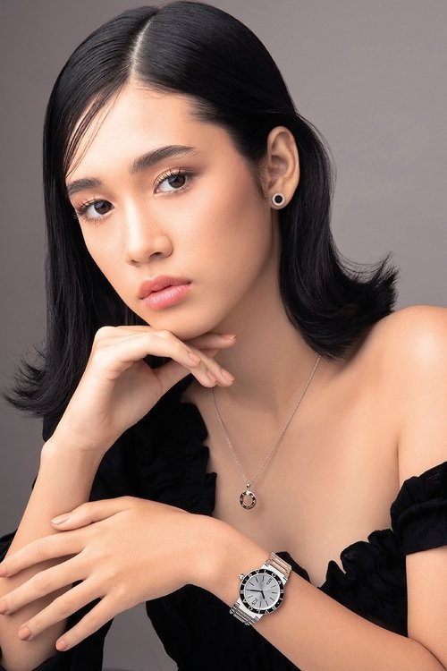 Aisha Nurra Datau as Lola