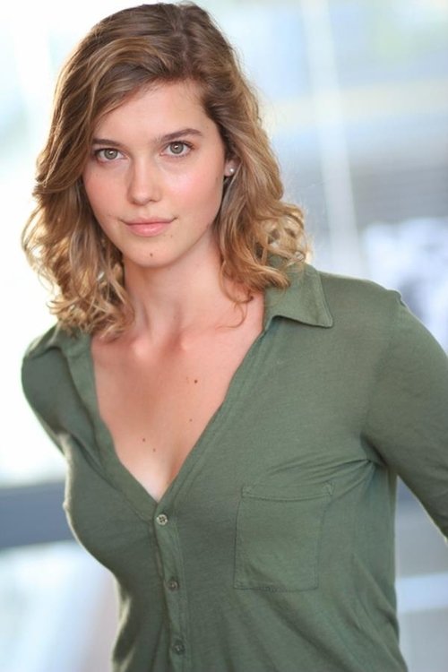 Isabelle Ellingson as Suzi