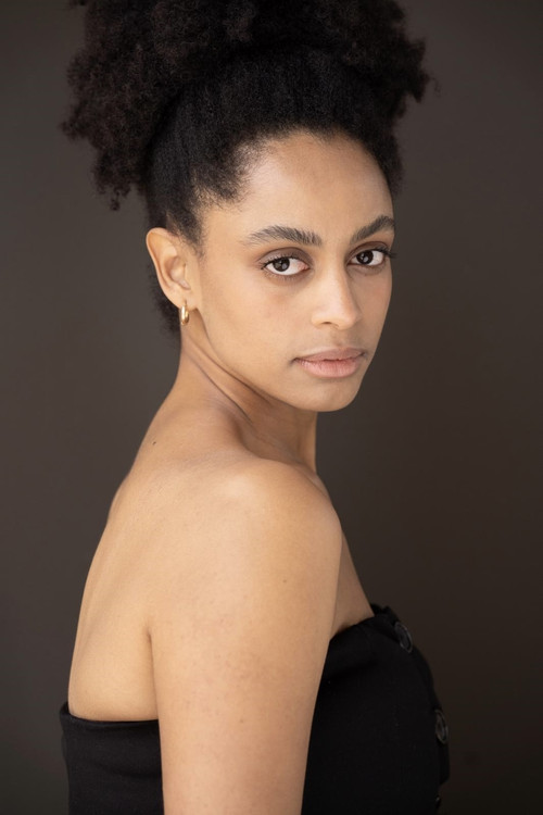 Chloe Vescovi as Diana