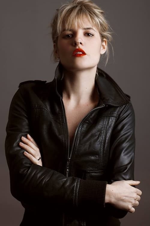 Kym Thiriot as Valérie Valois, amie d'Alexie