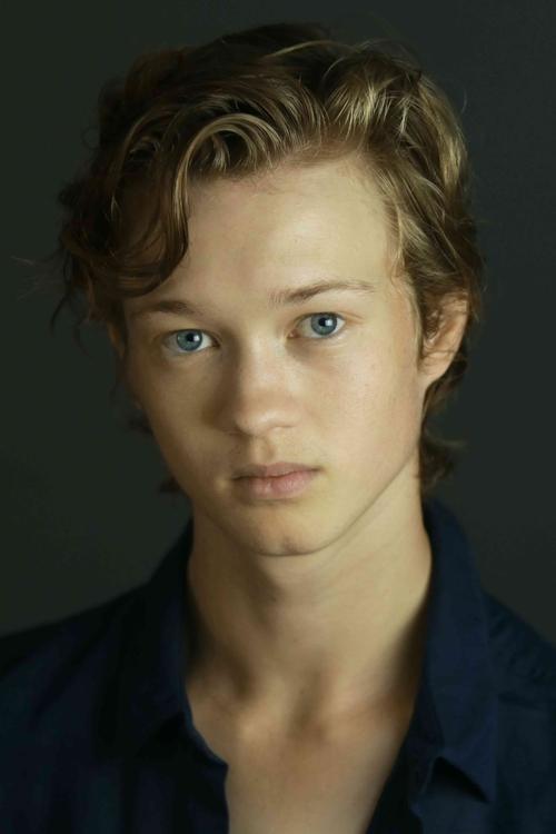 Orlando Schwerdt as Boy