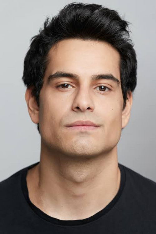 Anton Kostov as Intruso