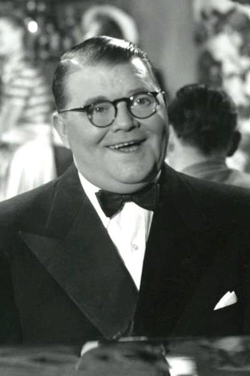 Victor Cornelius as Gademusiker