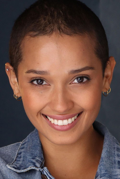 Raquel Aponte as Christina