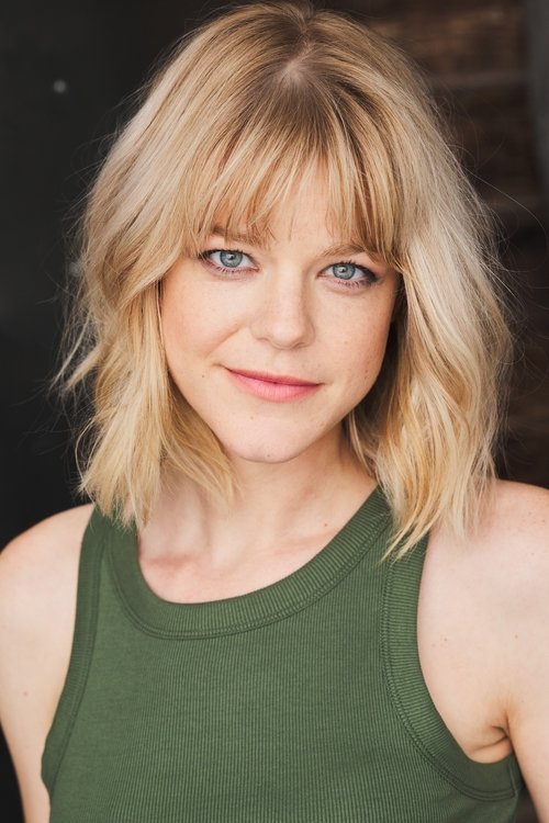 Callie Schuttera as Helen Daniels