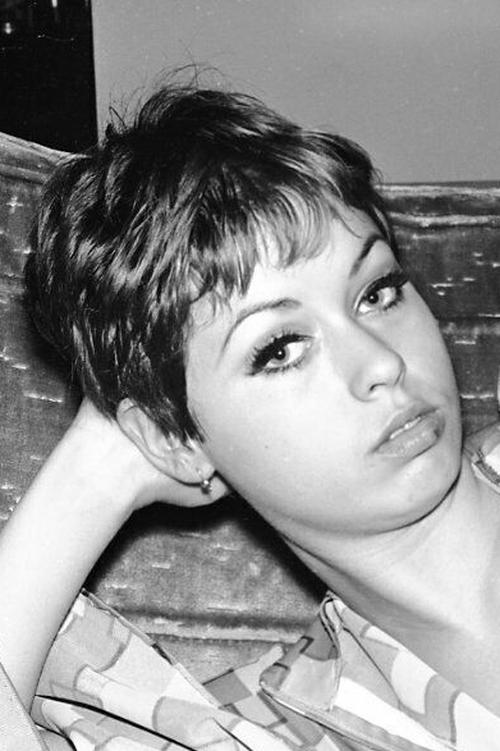 Lynn Harris as Serving Maid / Orgy Girl on Set (uncredited)