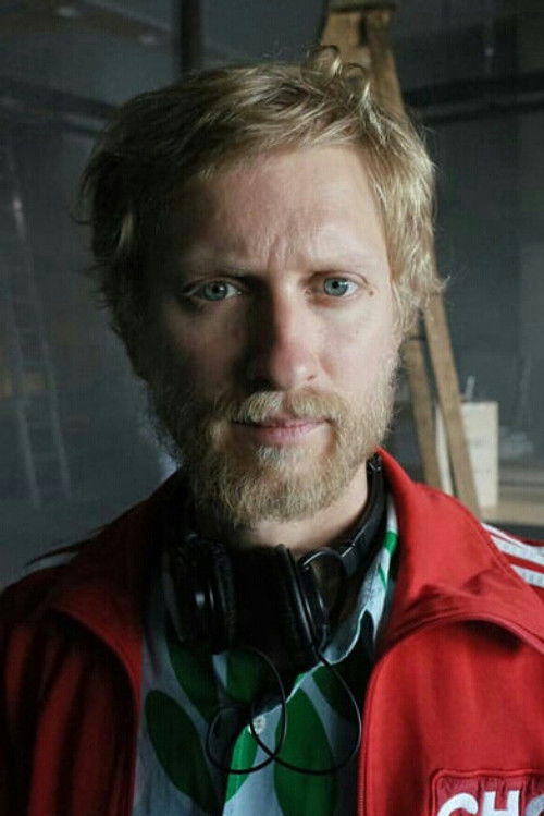 Gabriel Díaz as Gaspar Flores