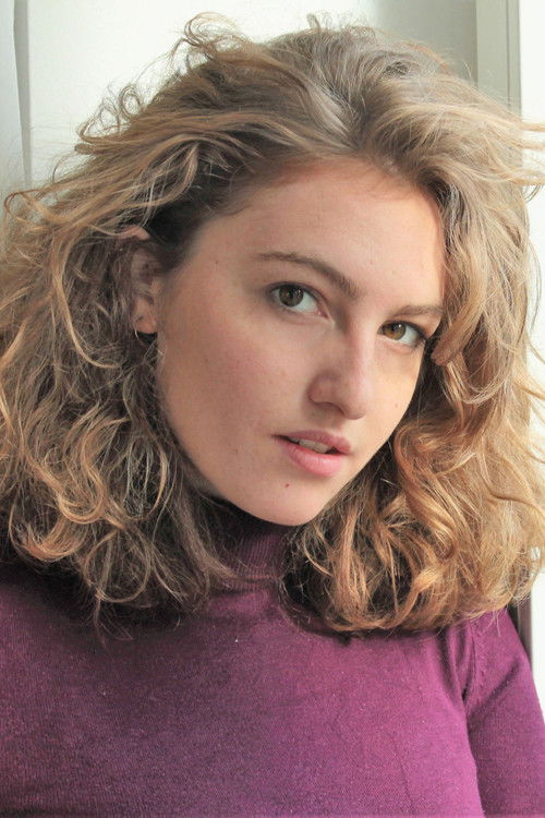 Grace Reutlinger as Paula Schönemann