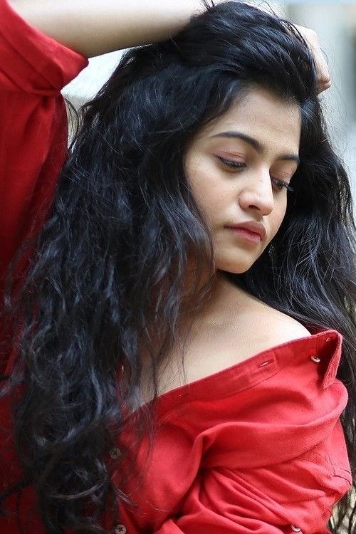 Pragya Paramita as Shruti