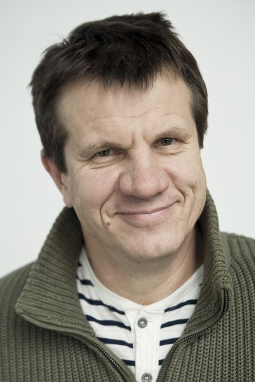 Hannes Kaljujärv as Aksel (voice)