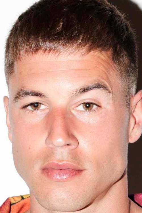 Abraham García as Medico Carcel