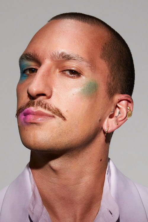 Andrea Venerus as Damien