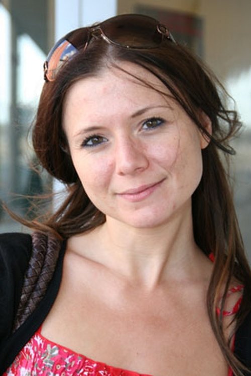 Céline Purcell as Julia Zegers