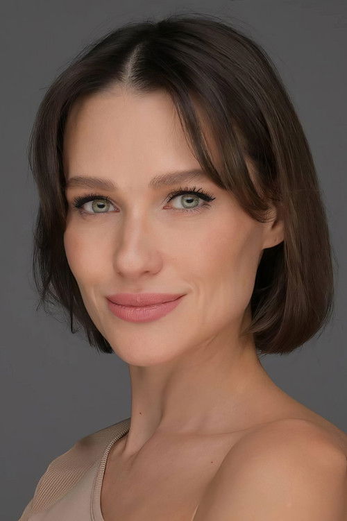 Yuliya Degtyarenko as Anna