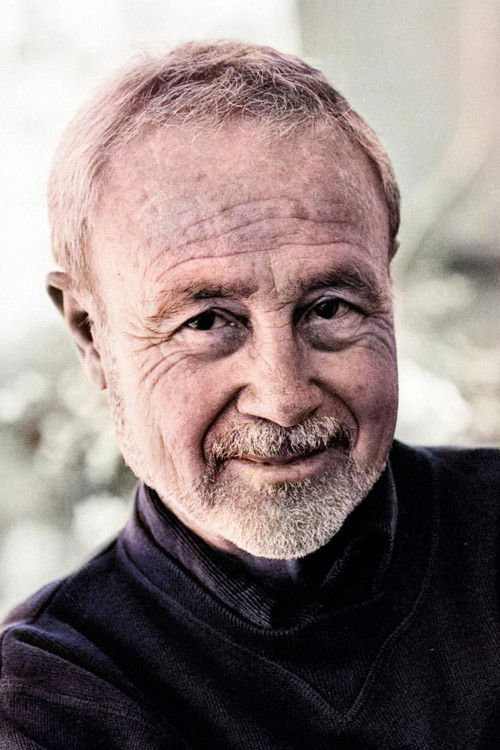 Antonio Requena as Barber