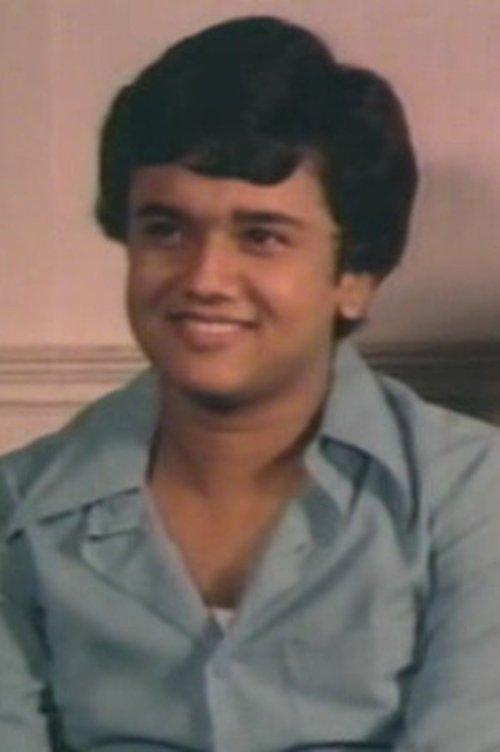 Siddhartha Chatterjee as Tapesh (Topshe)
