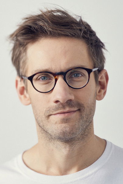 Tomas Vengris as Doctor