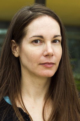 Isabelle Favez as Tina