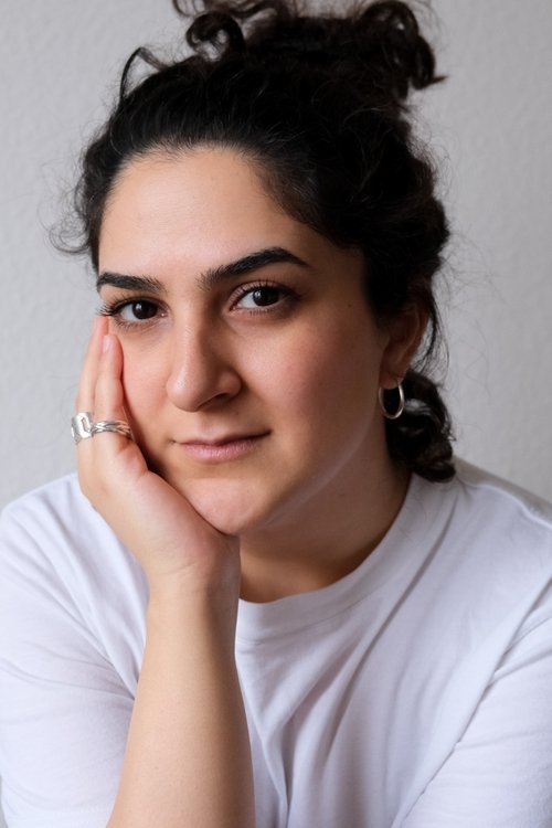 Rana Farahani as Pelin