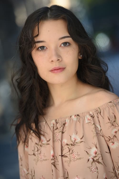 Izabel Mar as Jennifer