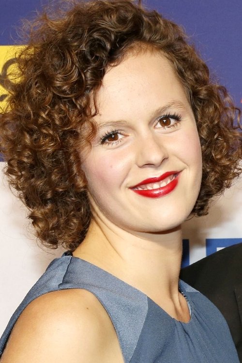 Philine Lembeck as Grace