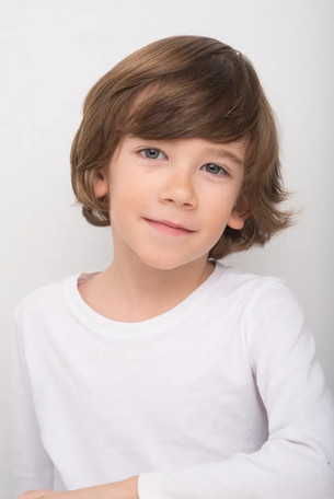 Iván Renedo as Joel