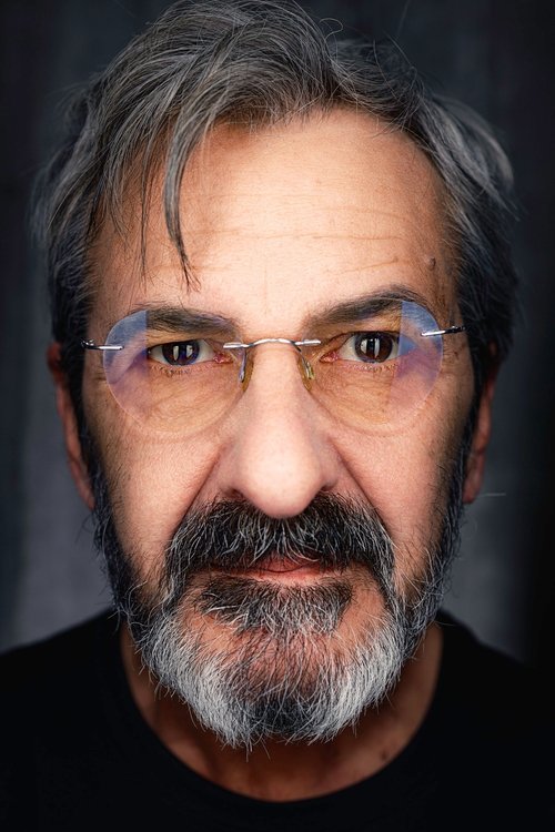 Ionel Mihăilescu as Titi